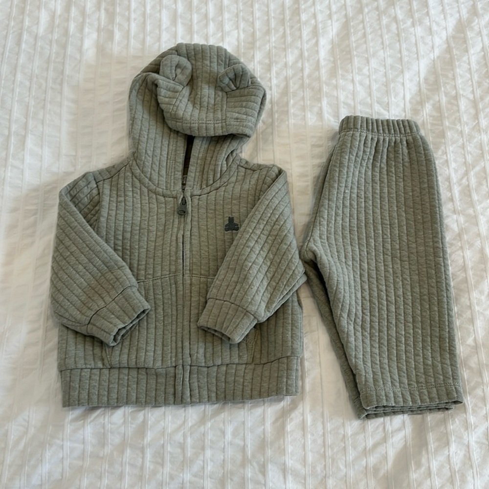 Baby Gap Quilted Rib Green  Zip Up Hoodie and Pant Set